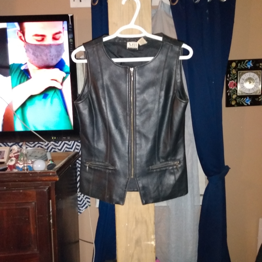 Woman's leather zipper vest